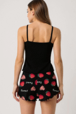 Çilek Baskılı Siyah Askılı Şortlu Pijama Takımı - Görsel 3