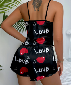 Alternative view of Aşk Temalı Kalp Desenli Siyah Saten Şortlu Gecelik Takım